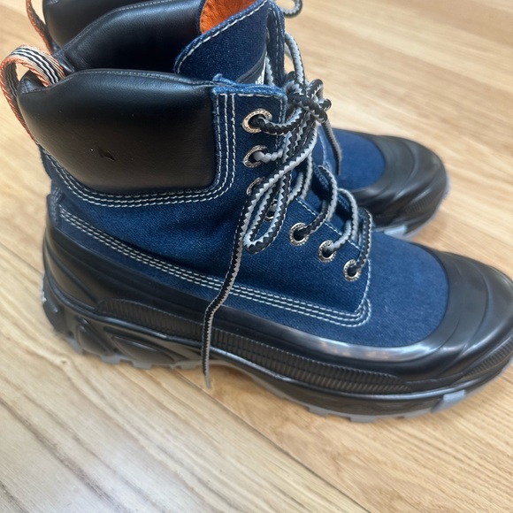 Authentic Burberry Arthur Hiking Boots worn less than 5 miles. - Picture 5 of 9